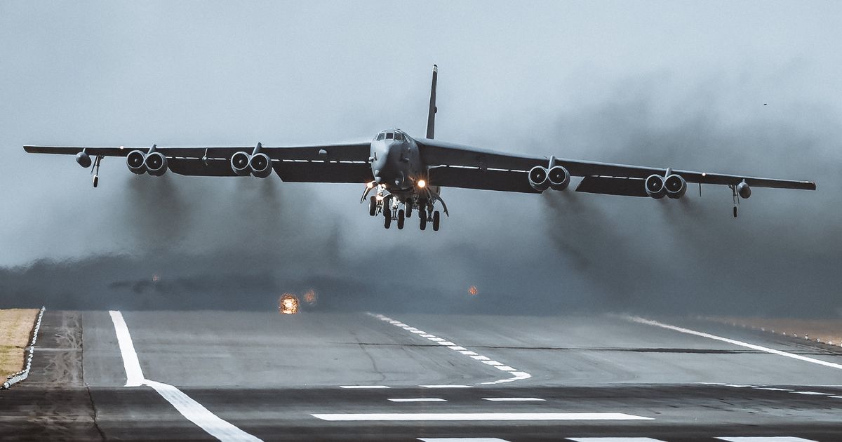 Gli Stati Uniti hanno inviato quattro bombardieri nucleari B-52 Stratofortress in Europa Gli Stati Uniti hanno inviato quattro bombardieri nucleari B-52 Stratofortress in Europa