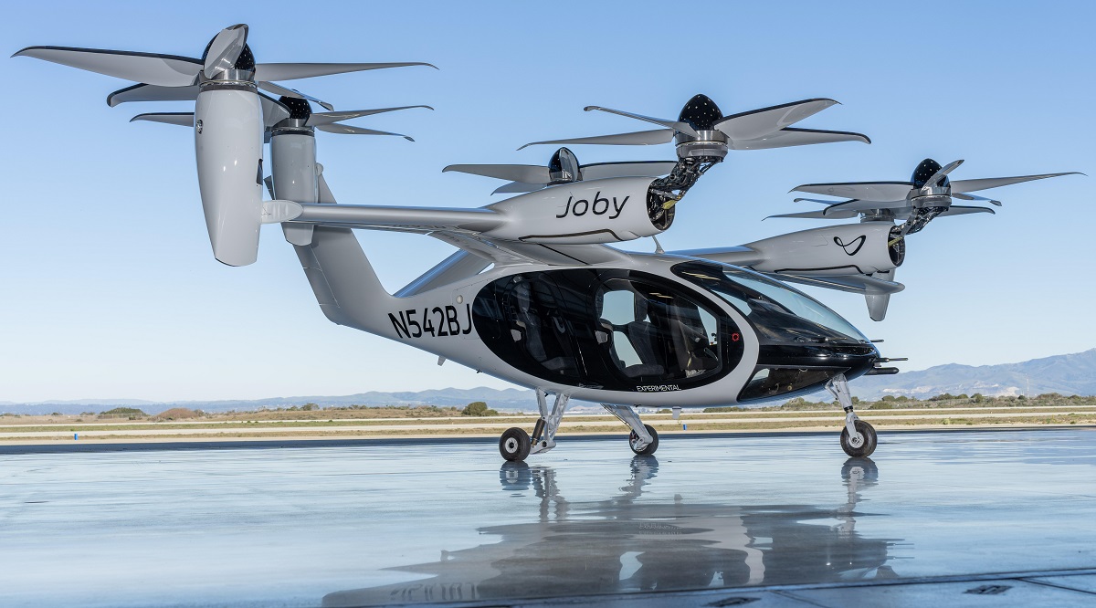 Joby Aviation ha ricevuto il permesso di iniziare i test di volo del primo modello di produzione dell'aerotaxi Joby S4. Joby Aviation ha ricevuto il permesso di iniziare i test di volo del primo modello di produzione dell'aerotaxi Joby S4.