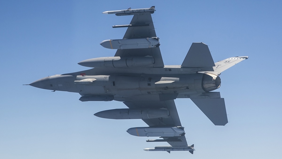 AGM-158 JASSM, AGM-154 JSOW, AGM-120 AMRAAM: quali sono i missili che l'Ucraina può ottenere con i caccia F-16? AGM-158 JASSM, AGM-154 JSOW, AGM-120 AMRAAM: quali sono i missili che l'Ucraina può ottenere con i caccia F-16?