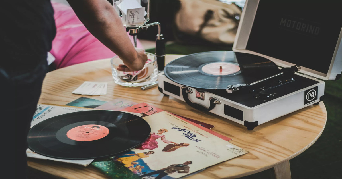 I dischi in vinile superano i CD per il secondo anno consecutivo I dischi in vinile superano i CD per il secondo anno consecutivo