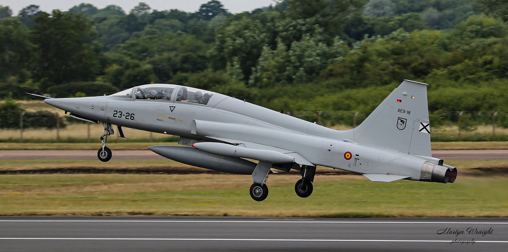 La Spagna investe 40 milioni di euro per l'aggiornamento di 19 caccia Northrop F-5B, che prolungherà la vita dell'aereo fino al 2030 La Spagna investe 40 milioni di euro per l'aggiornamento di 19 caccia Northrop F-5B, che prolungherà la vita dell'aereo fino al 2030