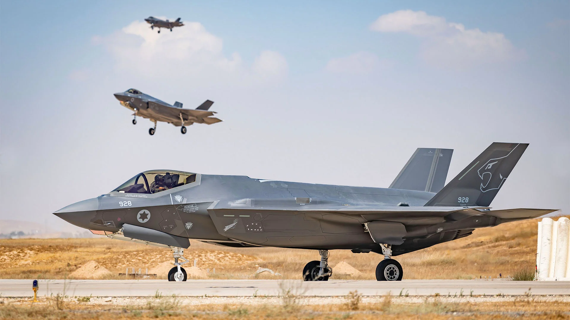 Il caccia di quinta generazione F-35 Lightning II ha intercettato per la prima volta un missile da crociera. Il caccia di quinta generazione F-35 Lightning II ha intercettato per la prima volta un missile da crociera.