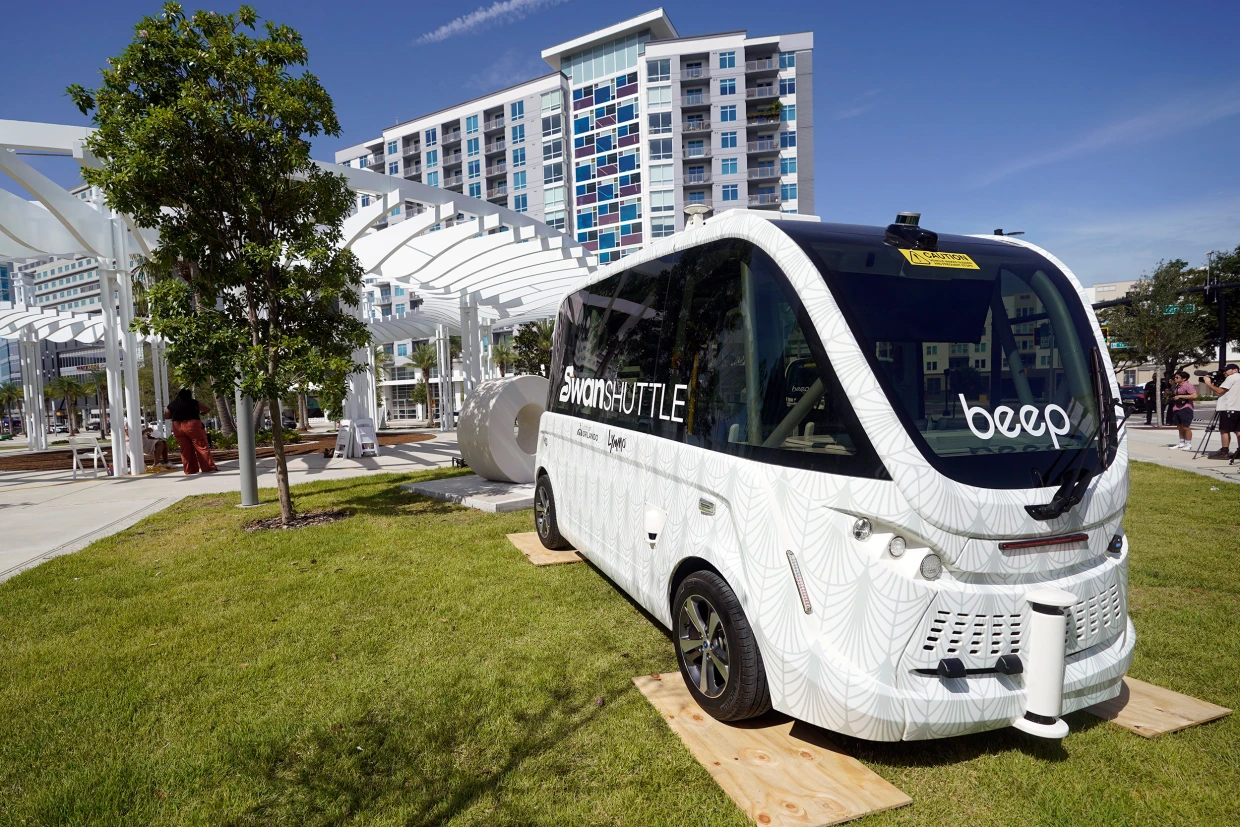 Orlando, Florida, lancerà una navetta a guida autonoma che porterà gratuitamente i passeggeri in giro per il centro città Orlando, Florida, lancerà una navetta a guida autonoma che porterà gratuitamente i passeggeri in giro per il centro città