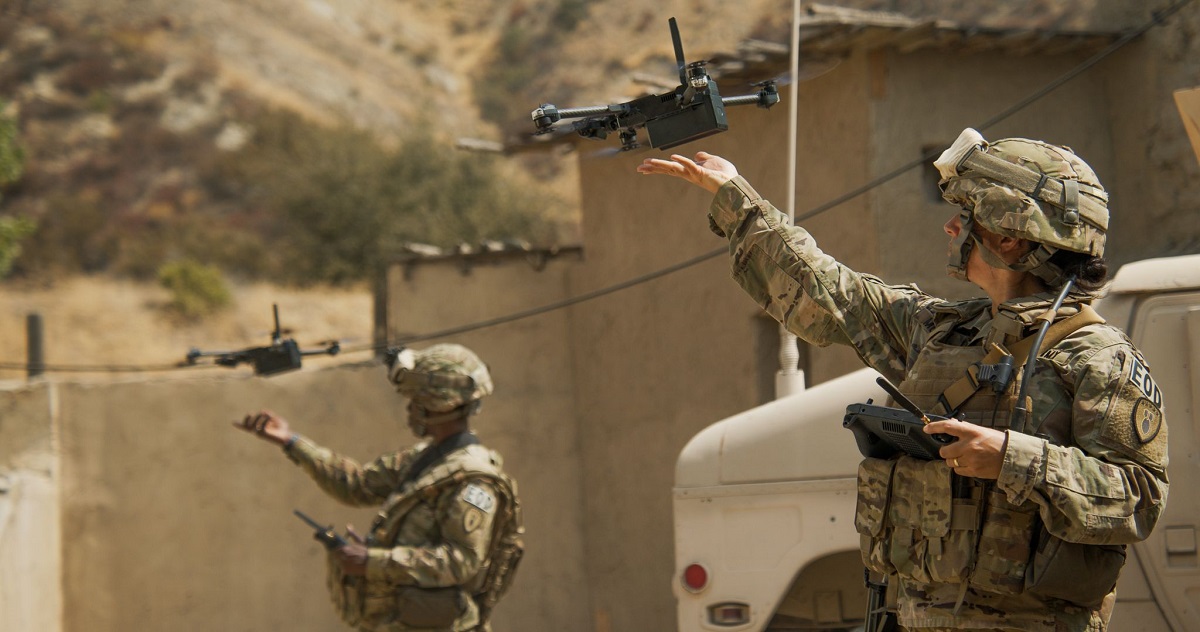 L'esercito statunitense vuole costruire una flotta di droni, ispirandosi all'esempio dell'Ucraina, ma non potrà utilizzare i quadcopter DJI L'esercito statunitense vuole costruire una flotta di droni, ispirandosi all'esempio dell'Ucraina, ma non potrà utilizzare i quadcopter DJI