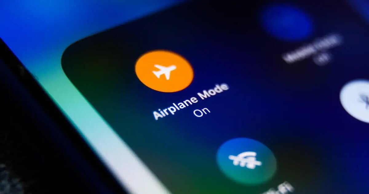Le compagnie aeree vietano l'uso della modalità di volo in aereo: Mito o realtà? Le compagnie aeree vietano l'uso della modalità di volo in aereo: Mito o realtà?