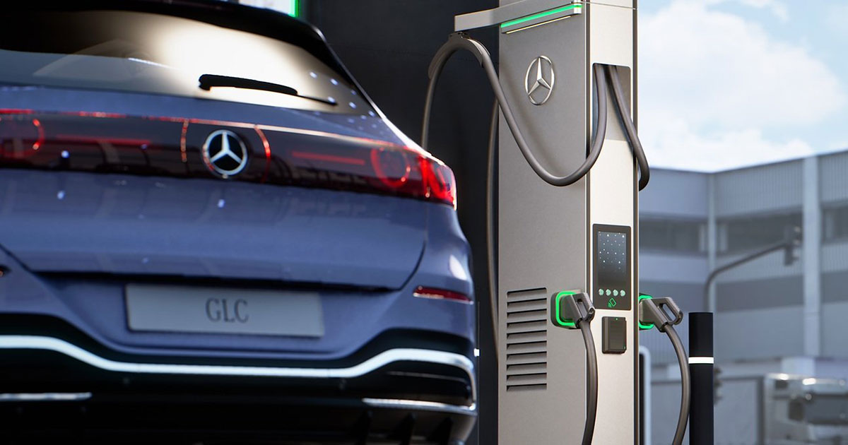 Tecnologia in azione: cosa vale la pena notare del Mercedes-Benz GLC EQ? Pronto a rifornire il partner elettrico: Mercedes-Benz GLC EQ alla stazione di ricarica