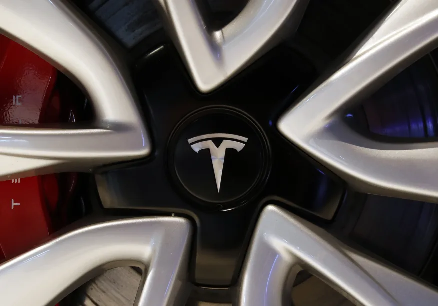 Tesla intende concedere in licenza il suo sistema di guida autonoma ad altre case automobilistiche Tesla intende concedere in licenza il suo sistema di guida autonoma ad altre case automobilistiche