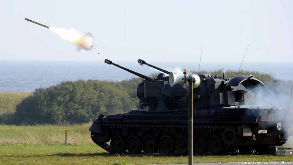 L'Ucraina ha ricevuto i primi cannoni antiaerei semoventi Gepard: possono distruggere bersagli a una distanza massima di 4,5 km L'Ucraina ha ricevuto i primi cannoni antiaerei semoventi Gepard: possono distruggere bersagli a una distanza massima di 4,5 km