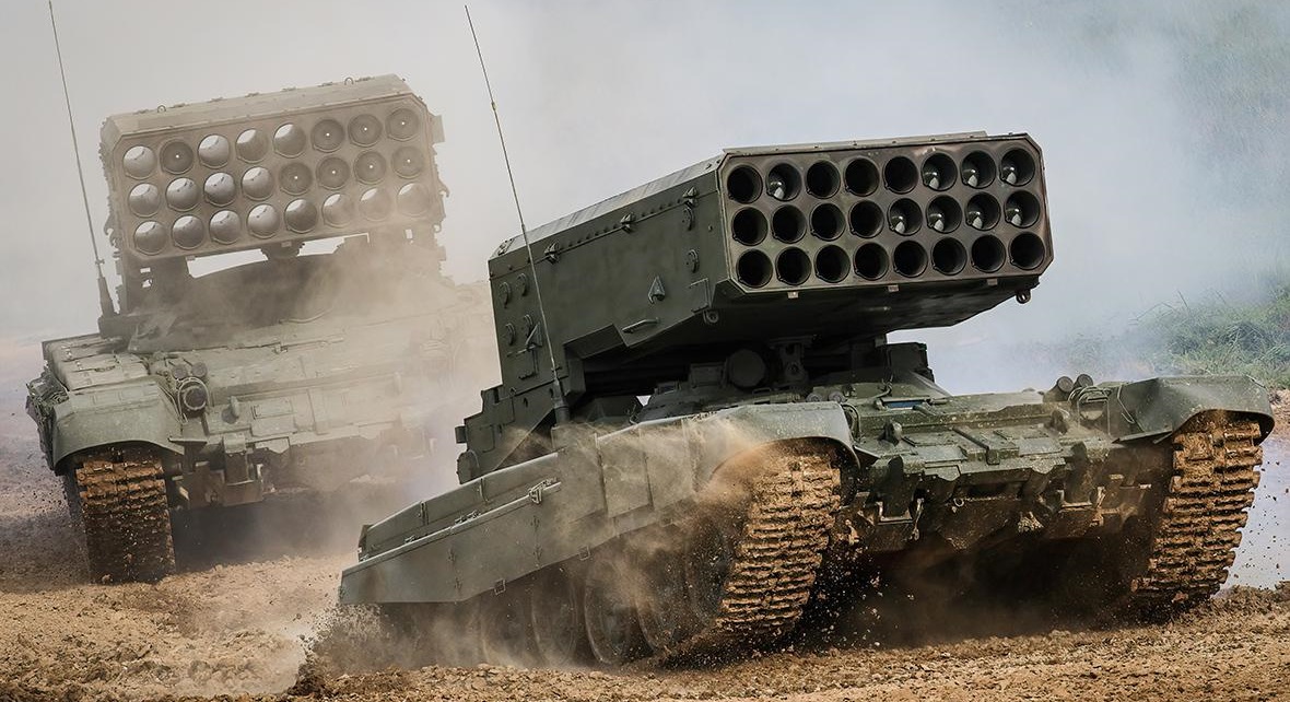 Le forze di difesa ucraine hanno distrutto due sistemi russi TOS-1A con missili termobarici del valore di decine di milioni di dollari con droni FPV per 500 dollari Le forze di difesa ucraine hanno distrutto due sistemi russi TOS-1A con missili termobarici del valore di decine di milioni di dollari con droni FPV per 500 dollari