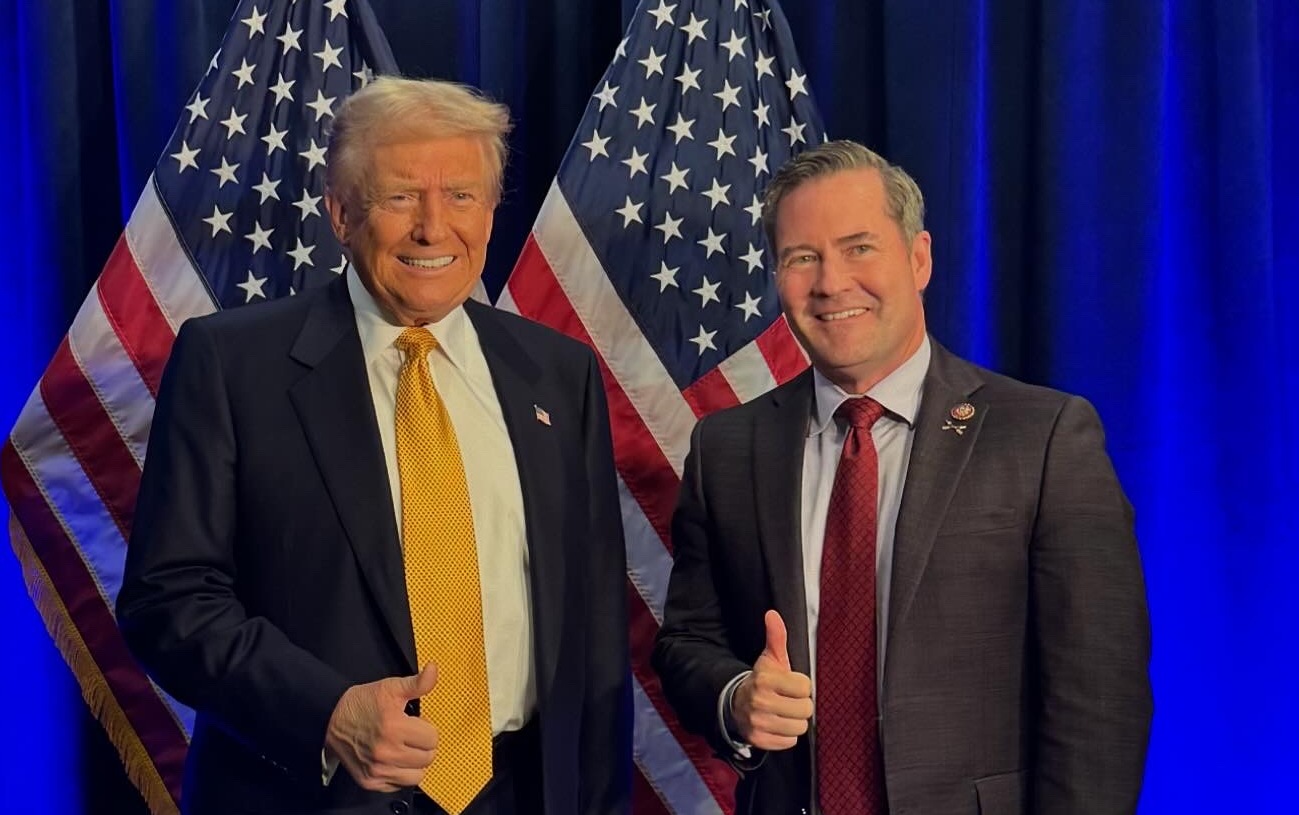 Donald Trump e Michael Waltz: mosse strategiche all'orizzonte Donald Trump e Michael Waltz: Partnership nel contesto del cambiamento