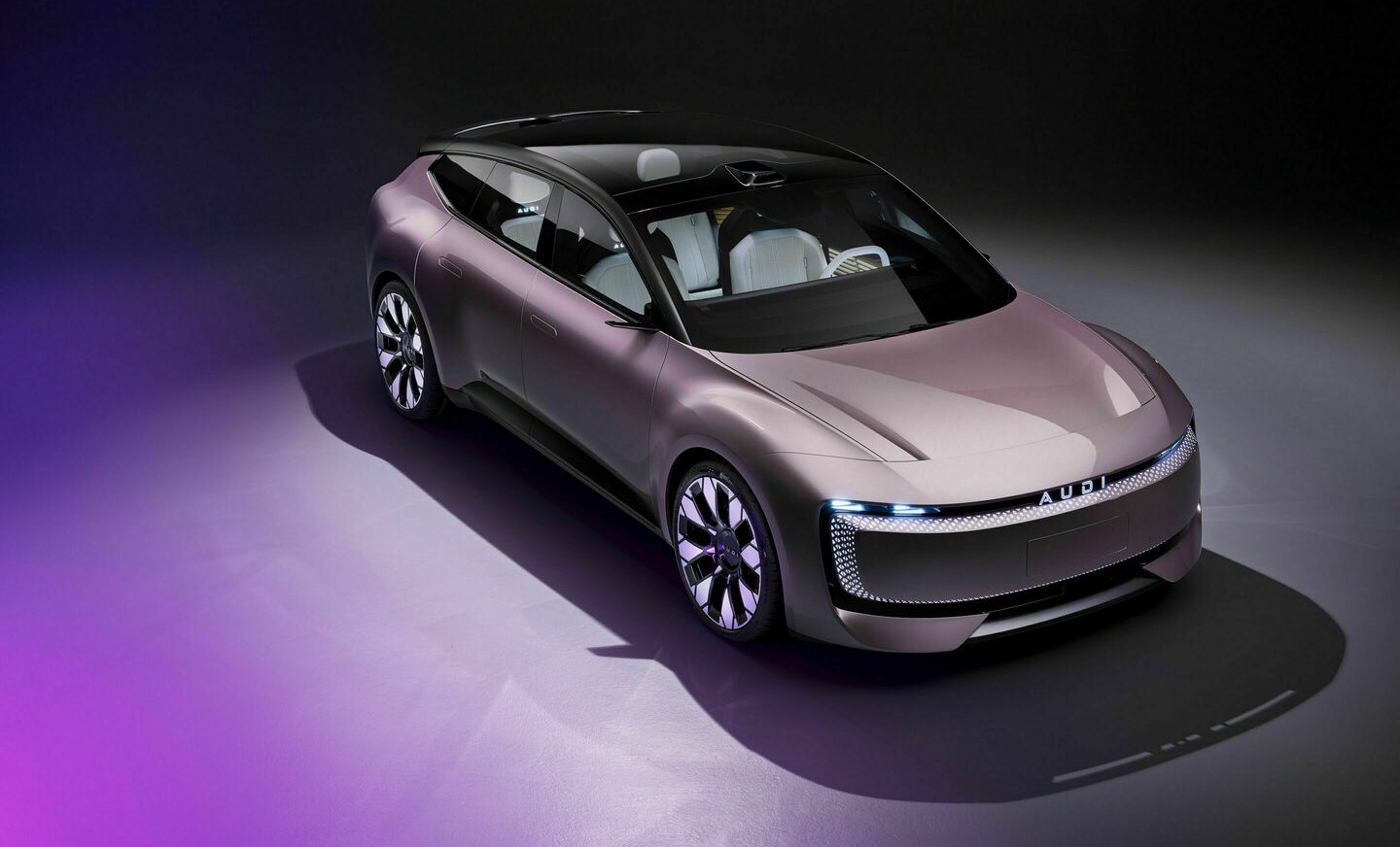 Dagli anelli alle parole: Audi decide di rinfrescare la propria immagine in Cina con un nuovo logo e auto elettriche Dagli anelli alle parole: Audi decide di rinfrescare la propria immagine in Cina con un nuovo logo e auto elettriche
