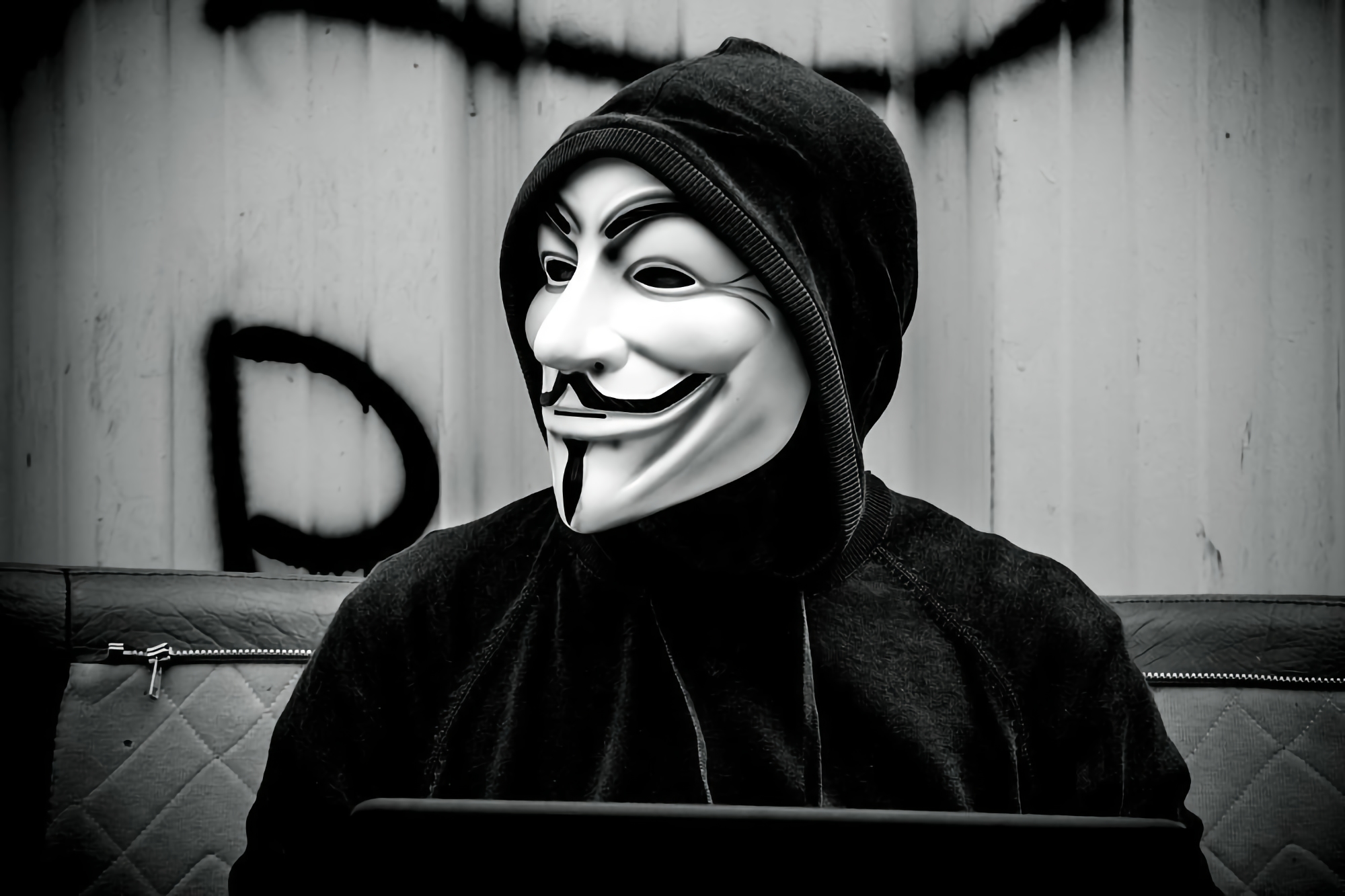 Anonymous ha violato la Banca Centrale della Federazione Russa e ha rubato più di 35.000 file Anonymous ha violato la Banca Centrale della Federazione Russa e ha rubato più di 35.000 file