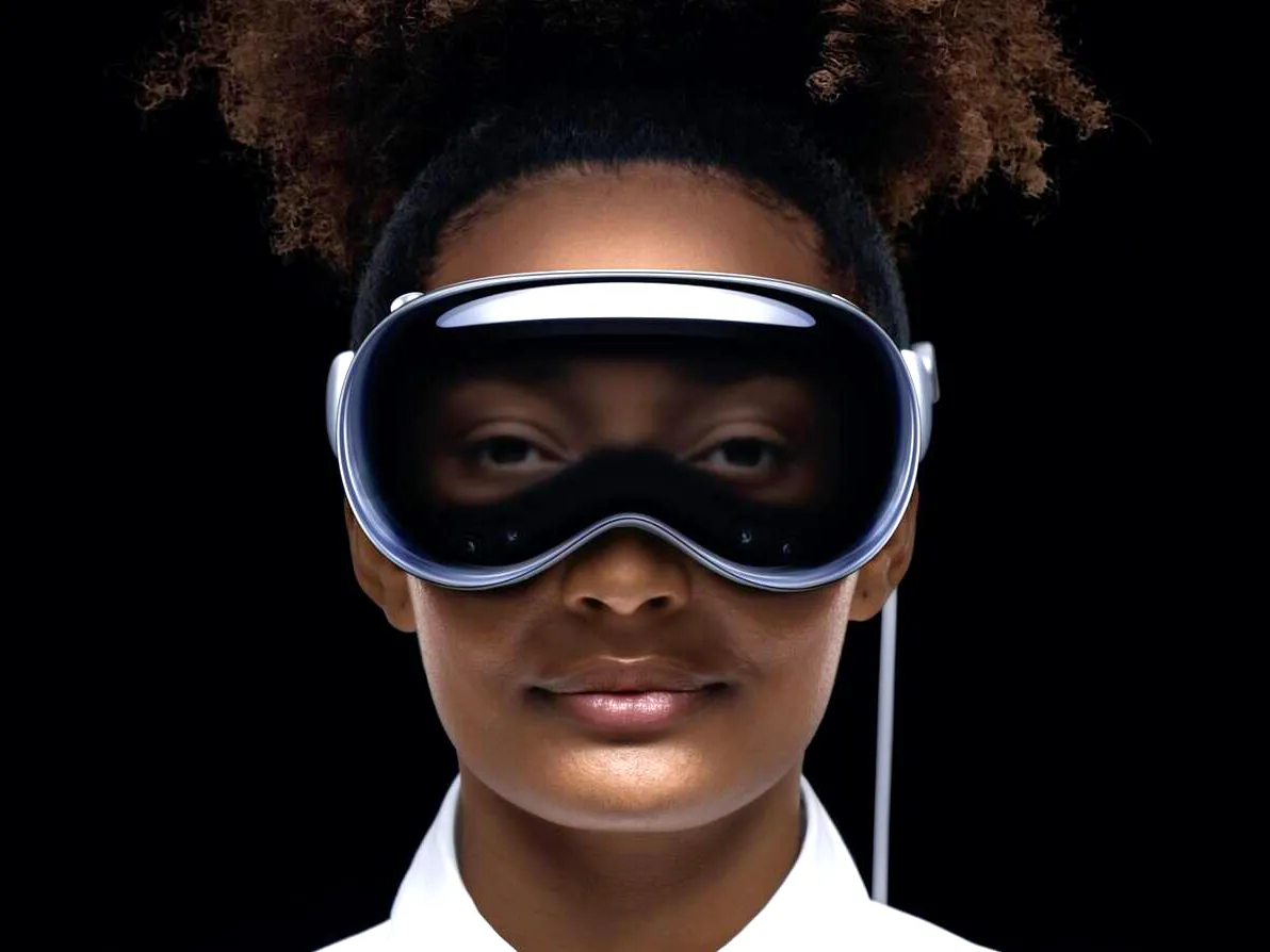 È arrivato! Apple ha presentato Vision Pro, il suo primo headset per la realtà mista È arrivato! Apple ha presentato Vision Pro, il suo primo headset per la realtà mista
