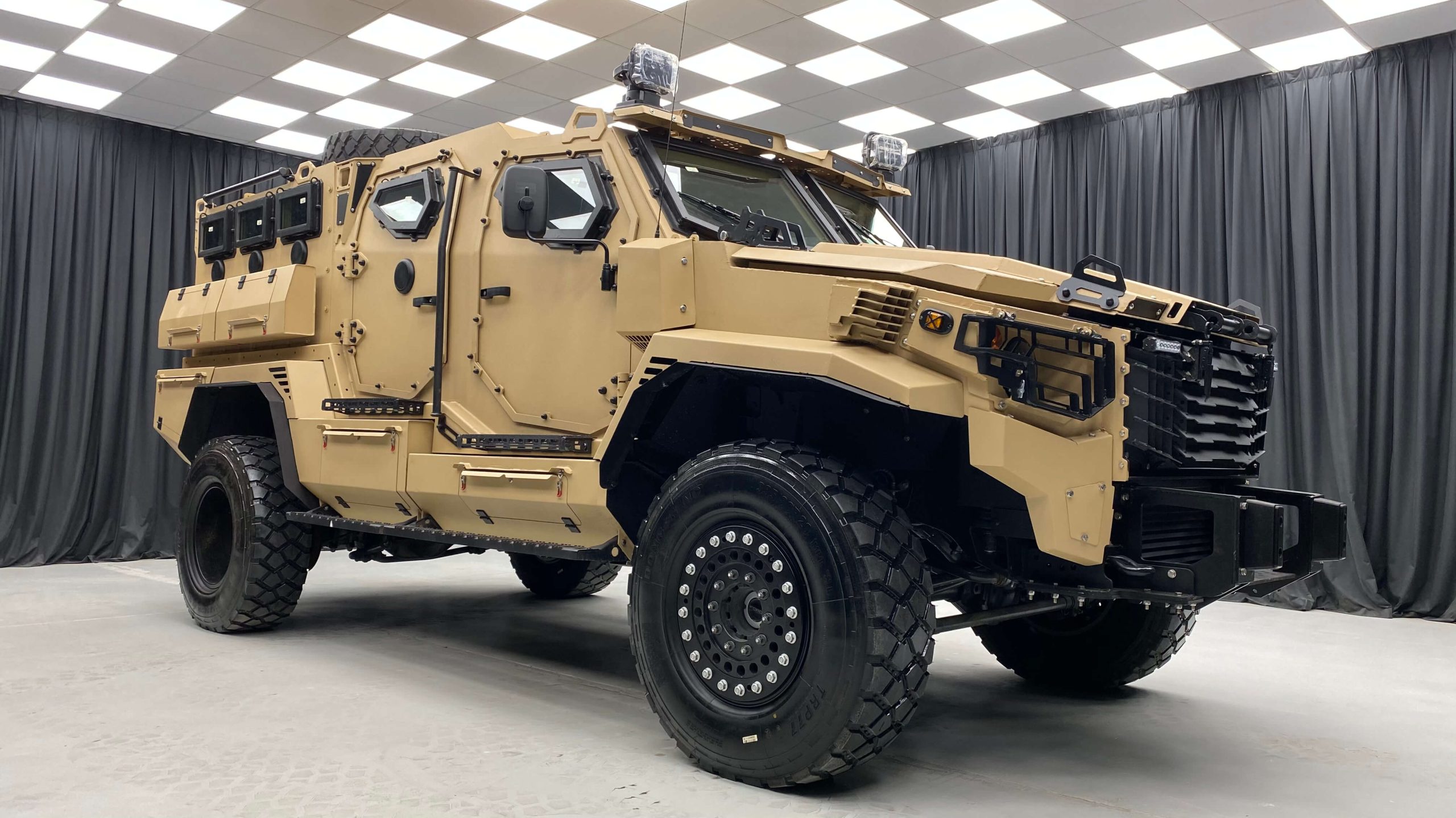 The Armored Group ha ricevuto un ordine di $ 23.200.000 per la fornitura di veicoli corazzati BATT UMG alle forze armate di un paese dell'Europa orientale senza nome. The Armored Group ha ricevuto un ordine di $ 23.200.000 per la fornitura di veicoli corazzati BATT UMG alle forze armate di un paese dell'Europa orientale senza nome.