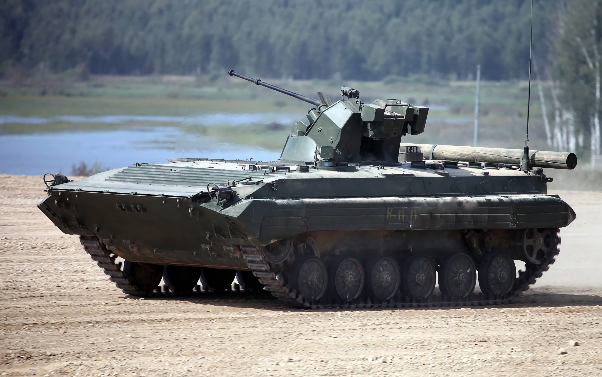 Le forze armate dell'Ucraina hanno distrutto il moderno BMP-1AM russo "Basurmanin" Le forze armate dell'Ucraina hanno distrutto il moderno BMP-1AM russo "Basurmanin"