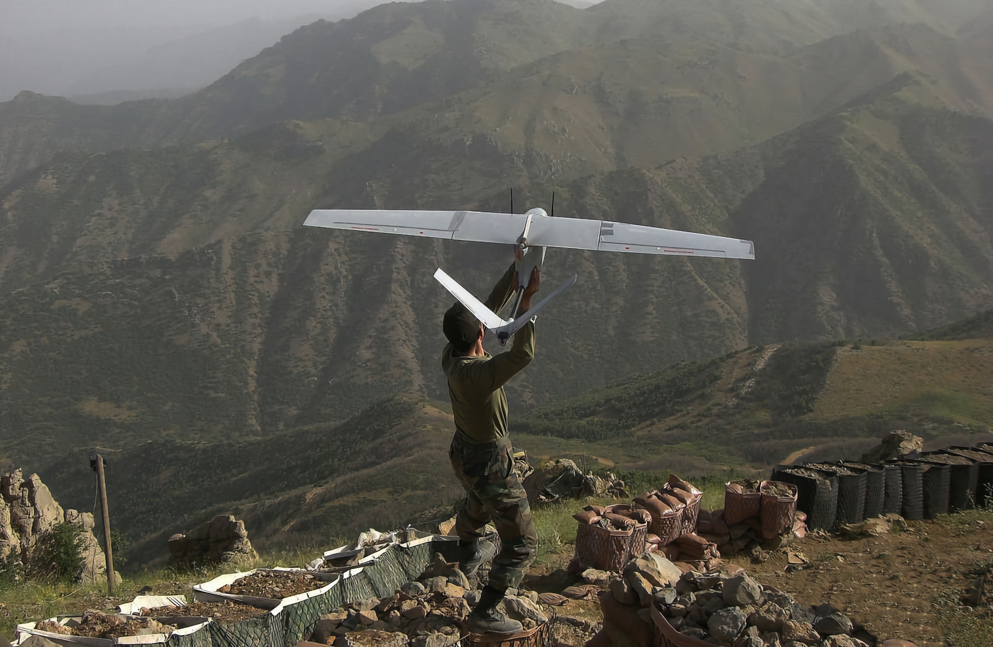 L'APU ha mostrato un video esclusivo con il funzionamento dei Mini UAV turchi Bayraktar L'APU ha mostrato un video esclusivo con il funzionamento dei Mini UAV turchi Bayraktar