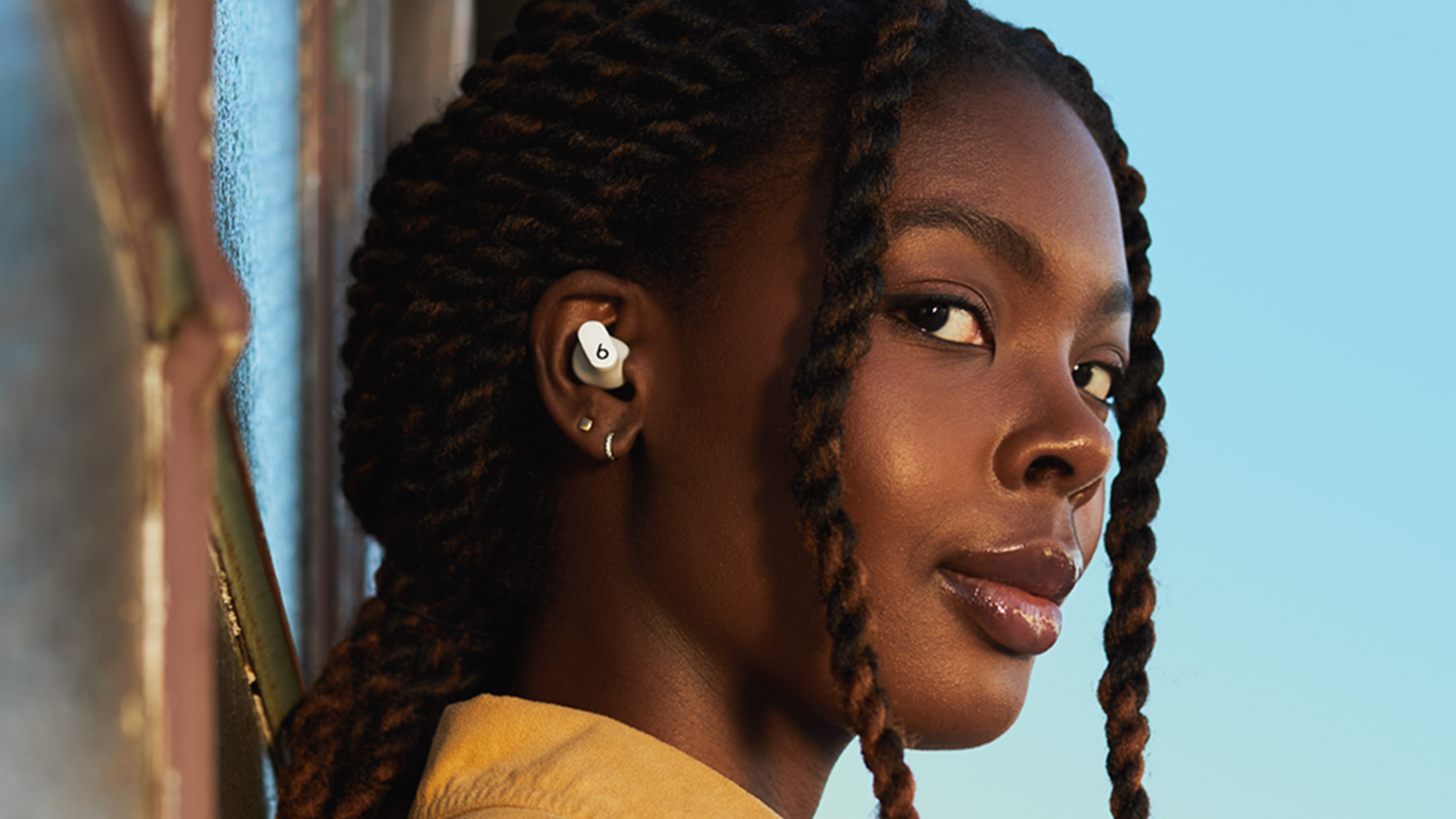 Le cuffie Beats Studio Buds possono essere acquistate su Amazon a 99 dollari (50 dollari di sconto). Le cuffie Beats Studio Buds possono essere acquistate su Amazon a 99 dollari (50 dollari di sconto).