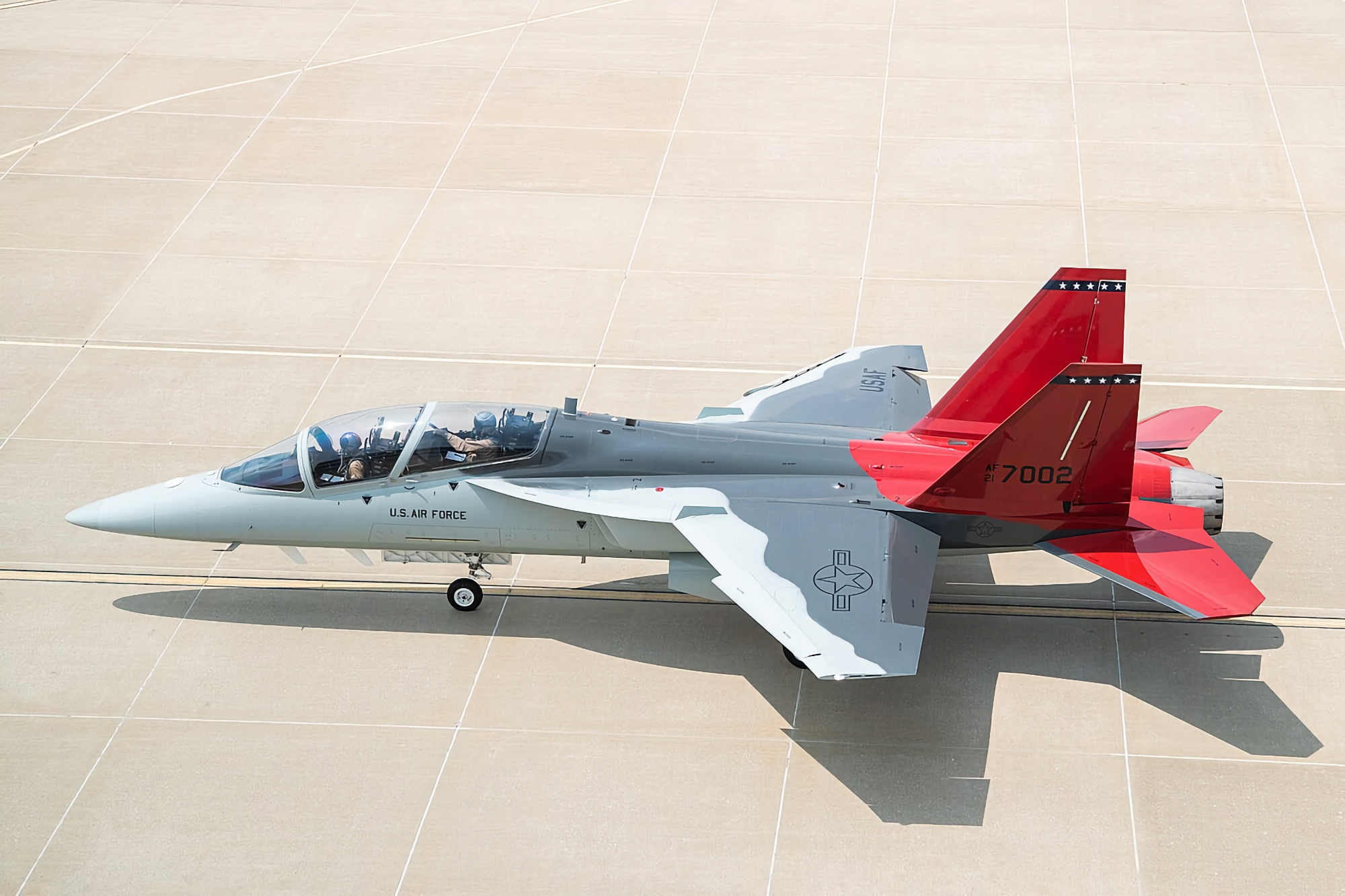 Per sostituire l'F-16 Fighting Falcon: gli Stati Uniti vogliono sviluppare un aereo d'attacco leggero basato sul Boeing T-7 A Red Hawk Per sostituire l'F-16 Fighting Falcon: gli Stati Uniti vogliono sviluppare un aereo d'attacco leggero basato sul Boeing T-7 A Red Hawk