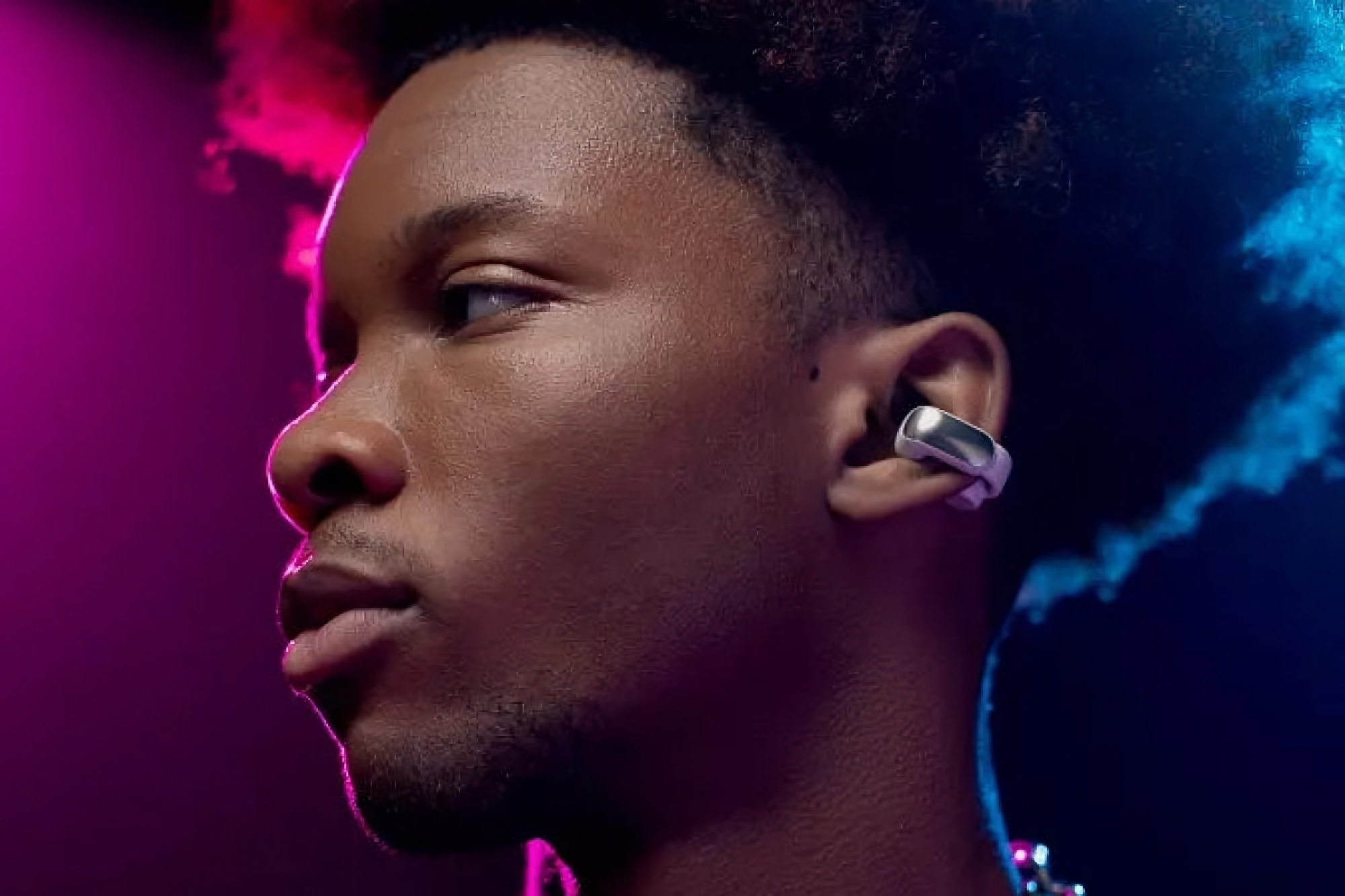 Gli auricolari Bose Ultra Open dal design insolito sono in vendita negli Stati Uniti a 300 dollari Gli auricolari Bose Ultra Open dal design insolito sono in vendita negli Stati Uniti a 300 dollari
