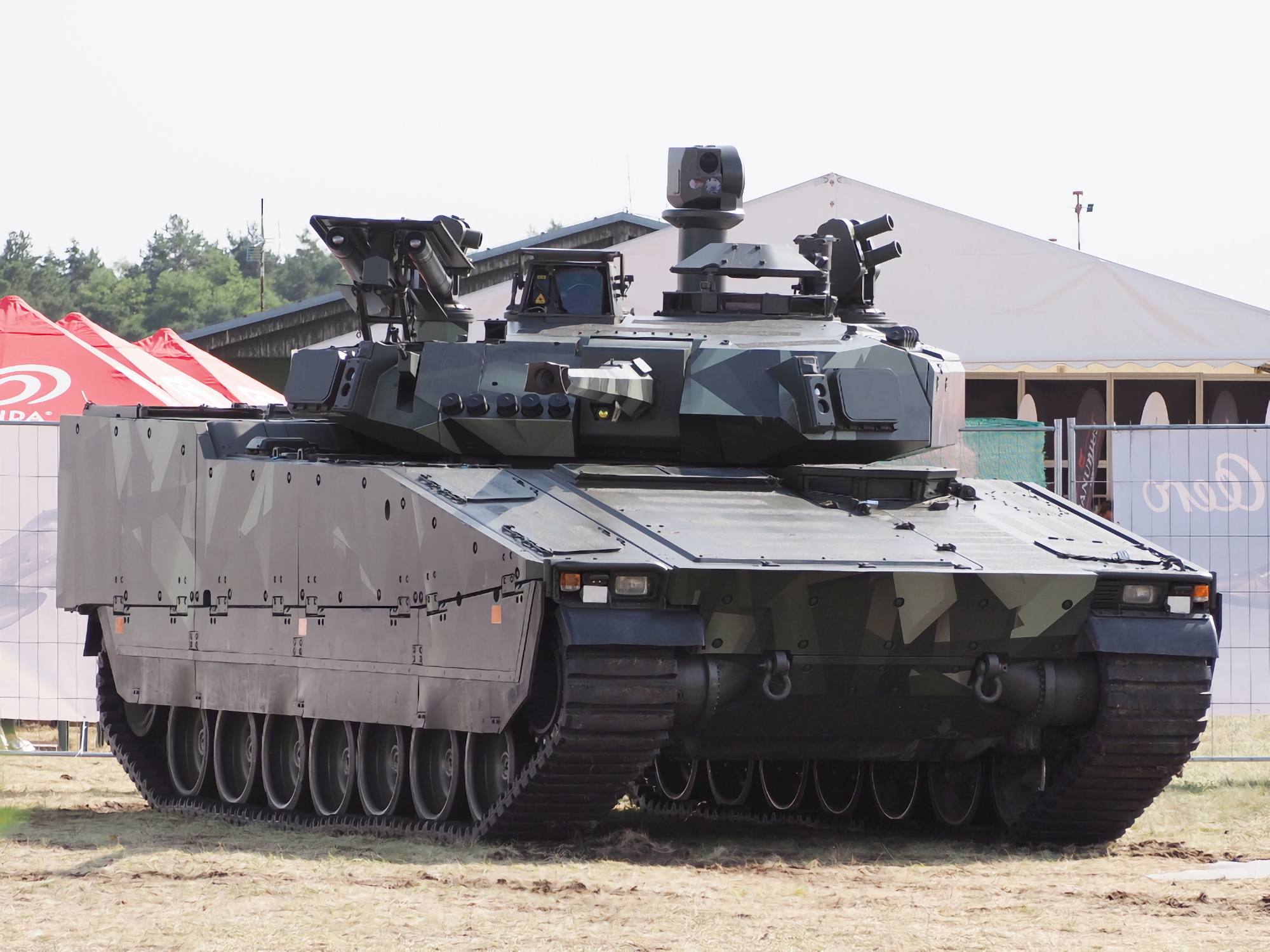 La Svezia acquista da BAE Systems un nuovo lotto di veicoli da combattimento di fanteria CV90 per l'Ucraina La Svezia acquista da BAE Systems un nuovo lotto di veicoli da combattimento di fanteria CV90 per l'Ucraina