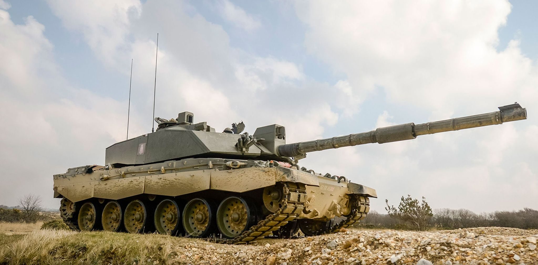 Il Ministero della Difesa britannico mostra l'addestramento dei militari ucraini su Challenger 2 e AS90 SAU (video) Il Ministero della Difesa britannico mostra l'addestramento dei militari ucraini su Challenger 2 e AS90 SAU (video)