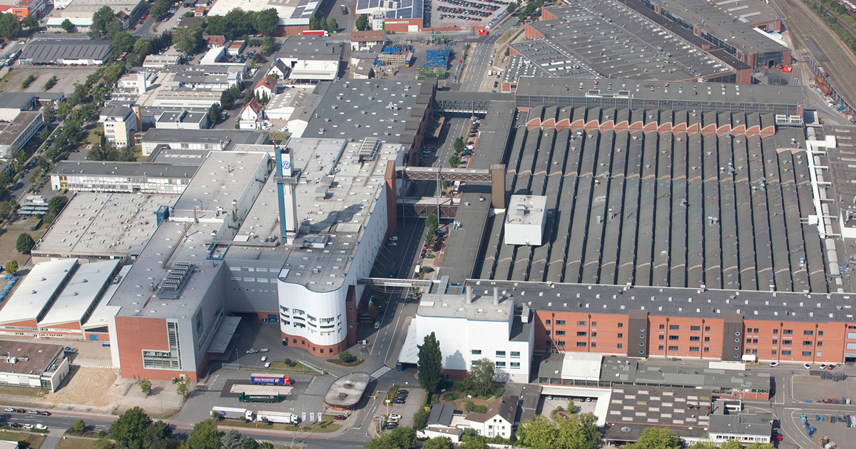 In Bassa Sassonia: alla scoperta delle innovazioni tecnologiche dello stabilimento Volkswagen di Osnabrück Lo stabilimento Volkswagen di Osnabrück: innovazioni e prospettive future