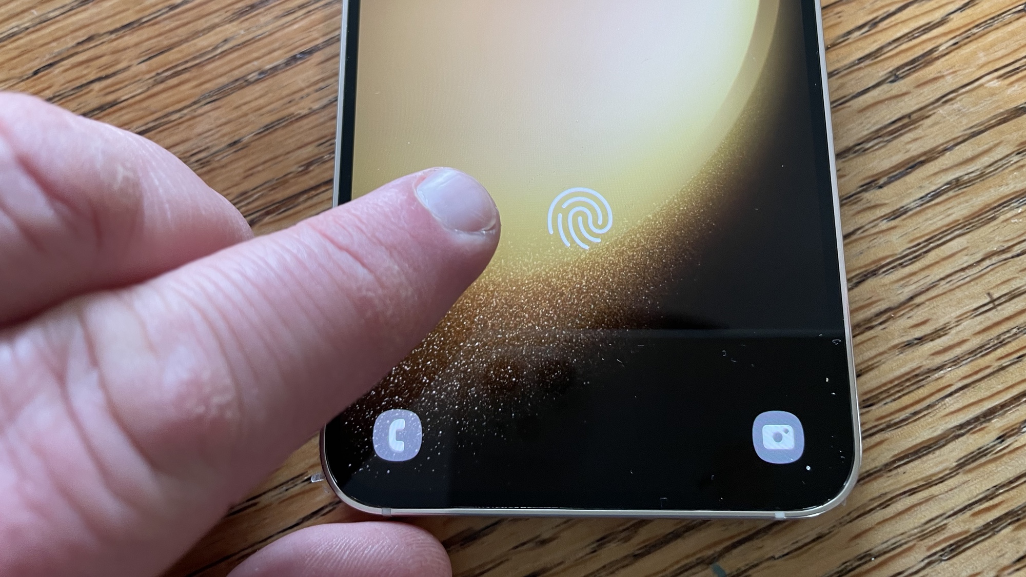 Sperimentare il lettore di impronte digitali sul Samsung Galaxy S23: quali sono le novità? Samsung Galaxy S23 presenta un innovativo scanner di impronte digitali