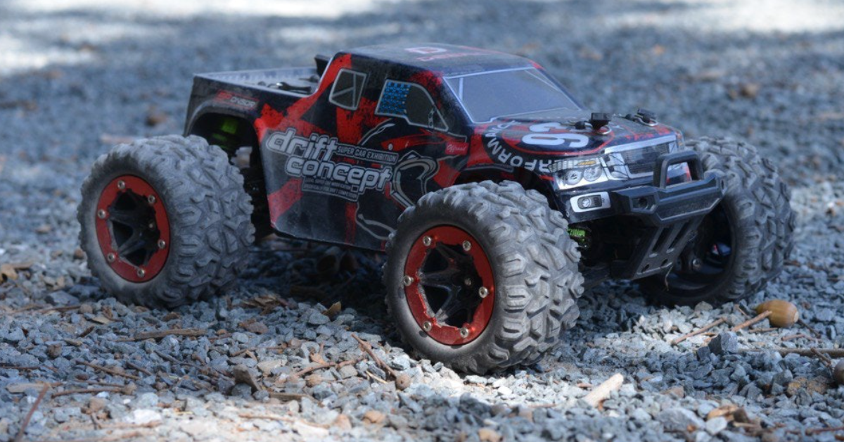 Recensione del camion RC Deerc 300E Recensione del camion RC Deerc 300E