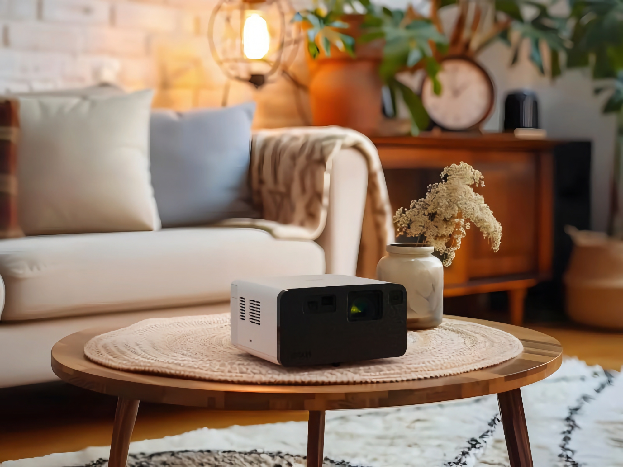 Epson ha lanciato in Europa i modelli EpiqVision Mini EF-21 e EF-22: proiettori laser compatti con Google TV a bordo e prezzi a partire da 899 euro. Epson ha lanciato in Europa i modelli EpiqVision Mini EF-21 e EF-22: proiettori laser compatti con Google TV a bordo e prezzi a partire da 899 euro.