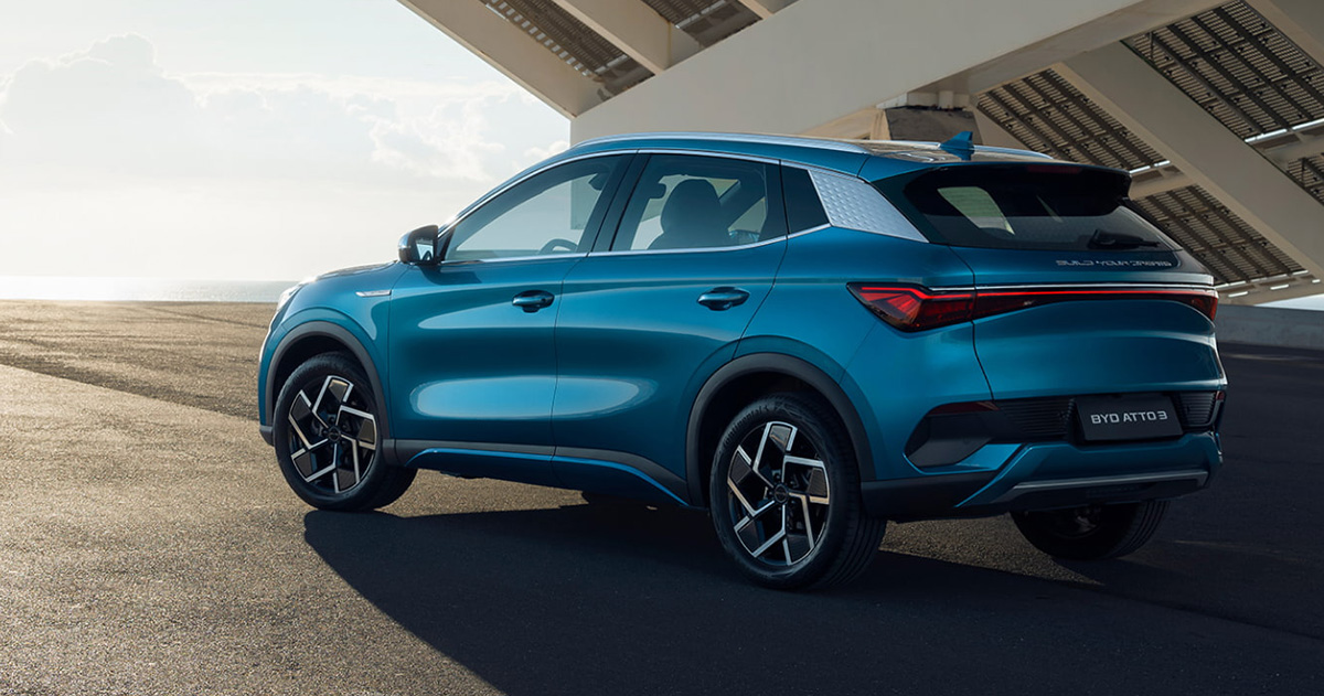 Test drive di BYD ATTO 3: Dall'innovazione alla realtà Crossover elettrico BYD ATTO 3: Il futuro della giungla urbana
