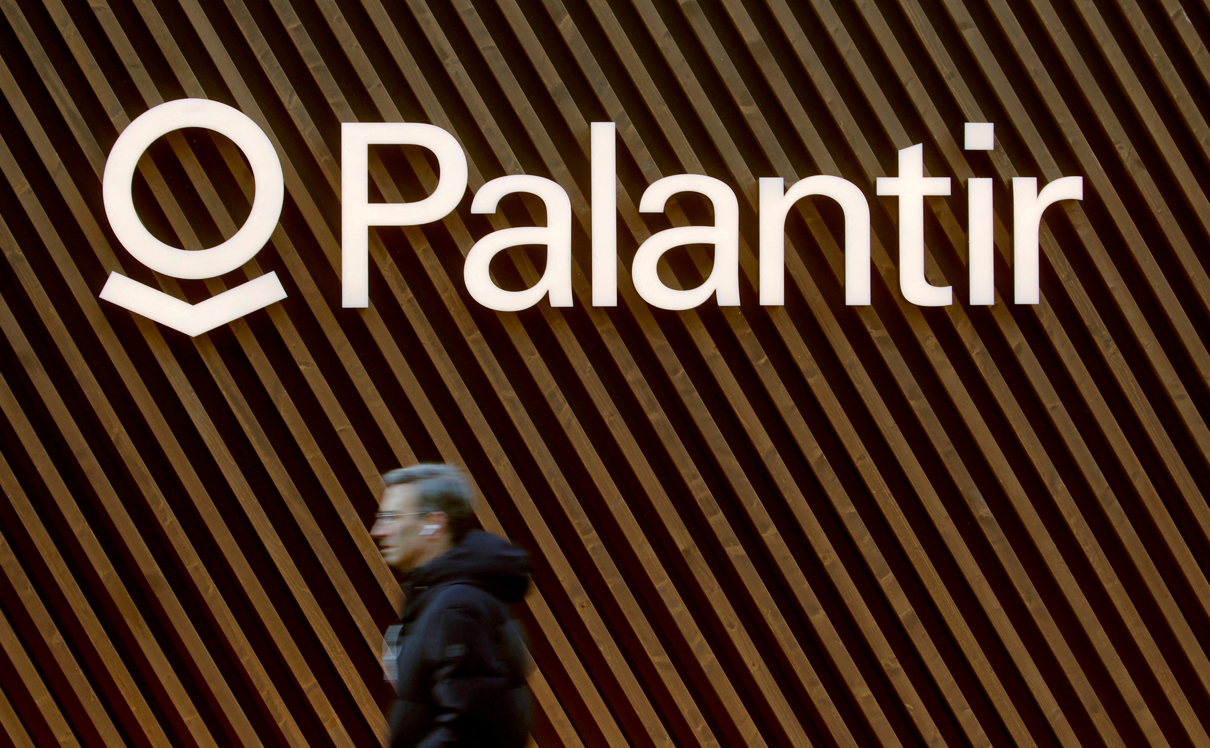 Le azioni di Palantir salgono del 19 per cento grazie all'aumento della domanda di tecnologia di intelligenza artificiale Le azioni di Palantir salgono del 19 per cento grazie all'aumento della domanda di tecnologia di intelligenza artificiale