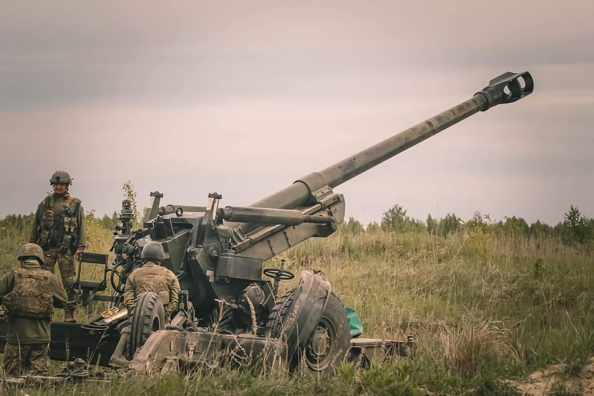 Gli obici FH70 da 155 mm donati dall'Italia stanno già distruggendo i caccia russi al fronte Gli obici FH70 da 155 mm donati dall'Italia stanno già distruggendo i caccia russi al fronte