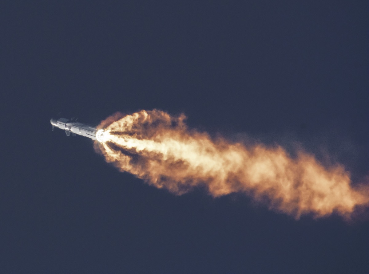 La città di Port Isabel, in Texas, è stata ricoperta da una nuvola di polvere dopo il lancio della navicella spaziale Starship. La città di Port Isabel, in Texas, è stata ricoperta da una nuvola di polvere dopo il lancio della navicella spaziale Starship.