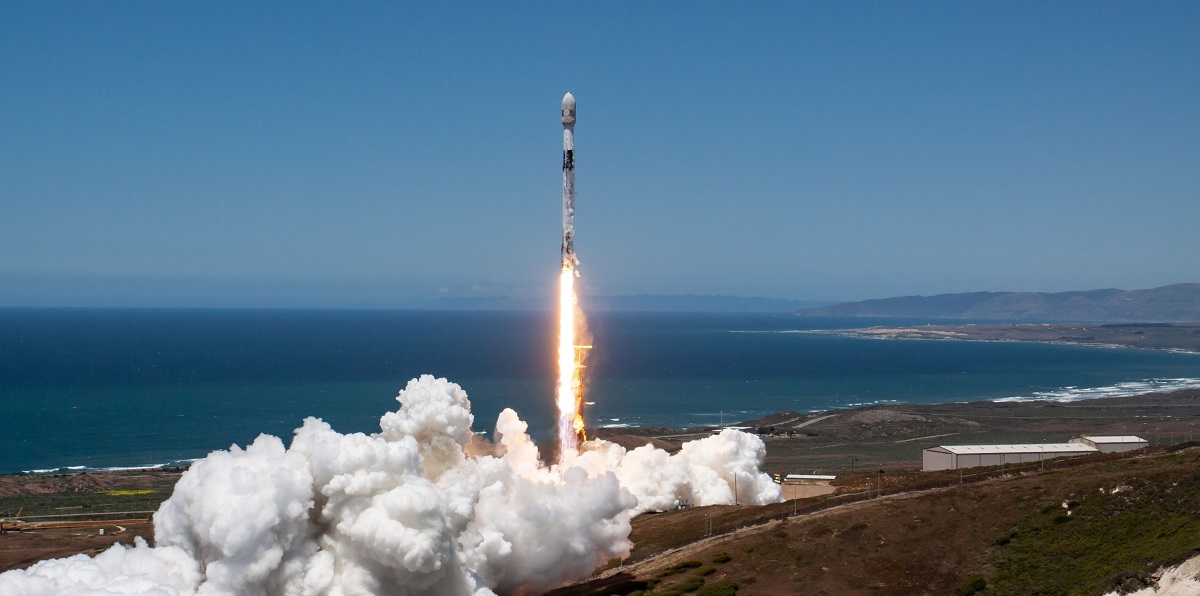 SpaceX lancia un nuovo lotto di satelliti Starlink - I razzi Falcon 9 hanno effettuato 29 missioni dall'inizio dell'anno SpaceX lancia un nuovo lotto di satelliti Starlink - I razzi Falcon 9 hanno effettuato 29 missioni dall'inizio dell'anno