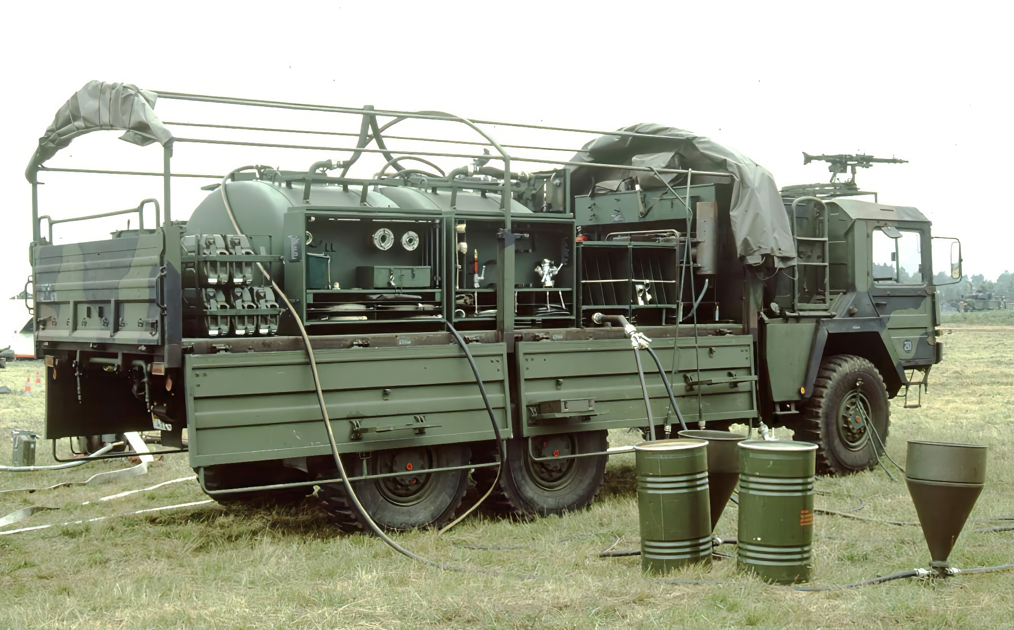 La Germania ha consegnato i complessi mobili HEP70 alle Forze armate ucraine: servono per la protezione dai danni nucleari, biologici e chimici La Germania ha consegnato i complessi mobili HEP70 alle Forze armate ucraine: servono per la protezione dai danni nucleari, biologici e chimici