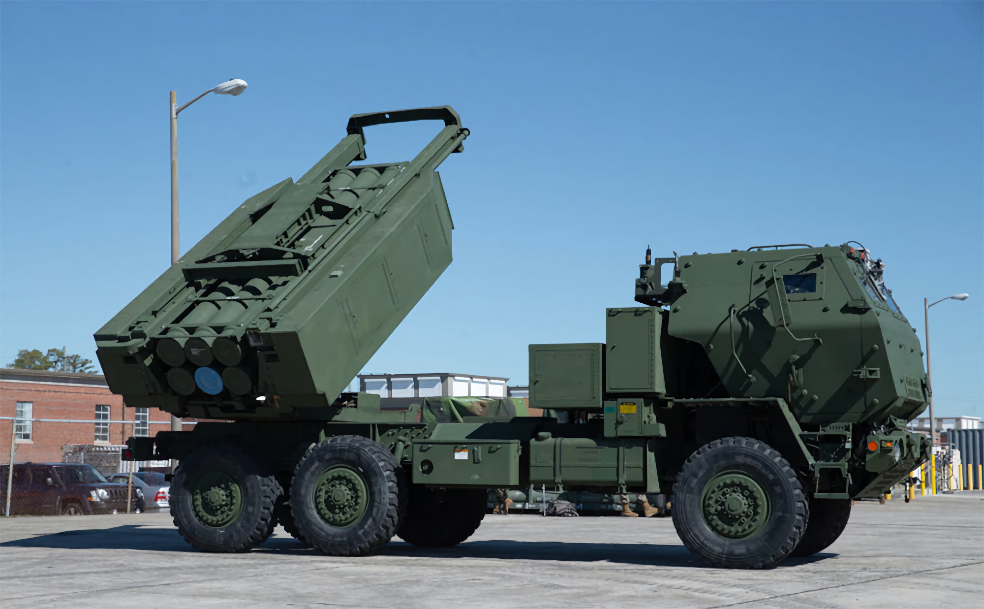 Addestramento completo dell'esercito ucraino sui sistemi a razzo a lancio multiplo HIMARS Addestramento completo dell'esercito ucraino sui sistemi a razzo a lancio multiplo HIMARS