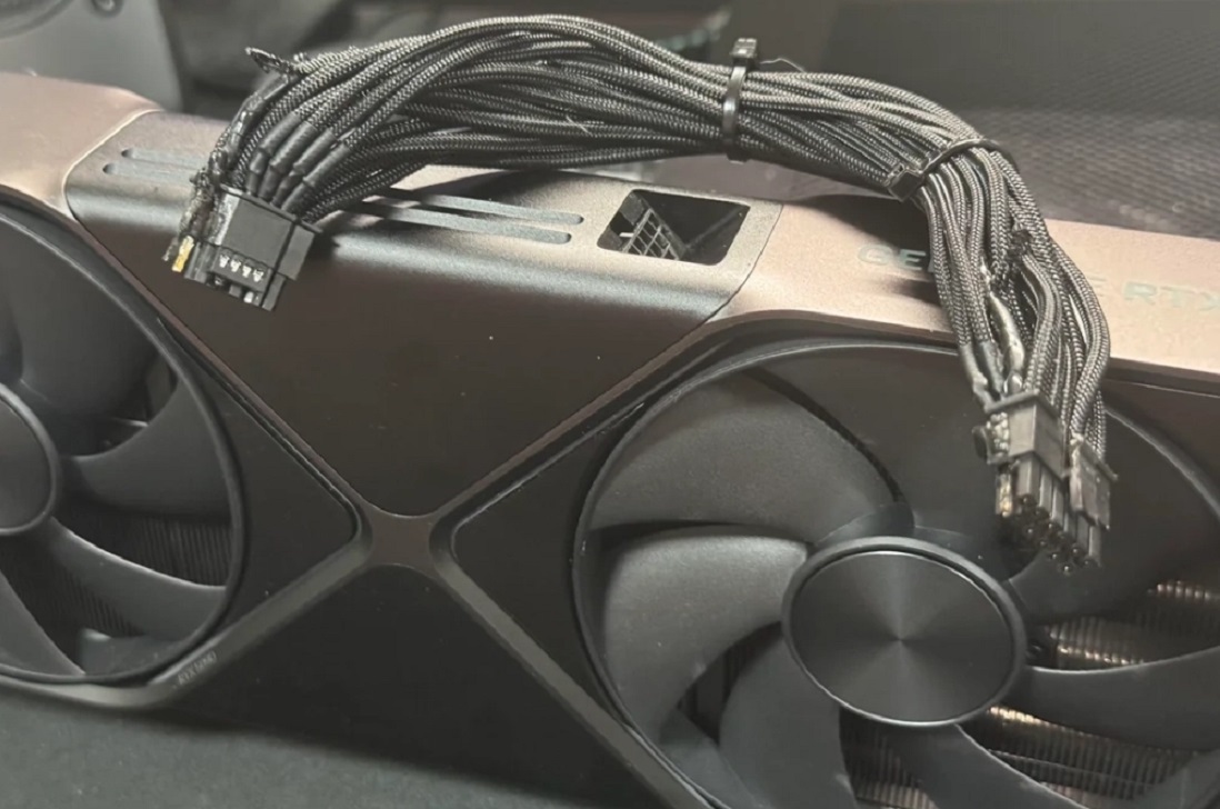 GeForce RTX 5090 in azione: una nuova foto della nuova scheda grafica Svelati i segreti del design della GeForce RTX 5090: prima foto