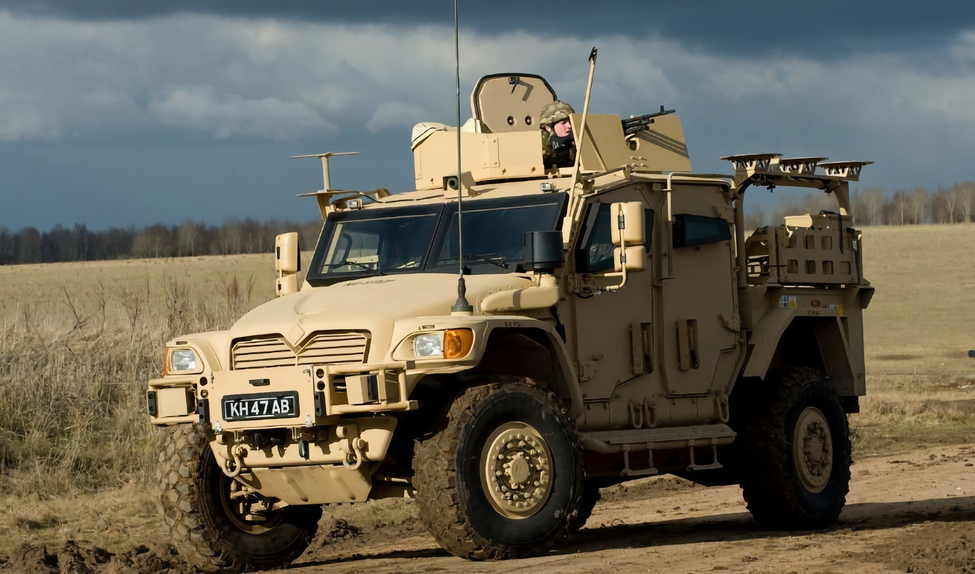 Le forze armate dell'Ucraina hanno ricevuto veicoli corazzati britannici HUSKY TSV Le forze armate dell'Ucraina hanno ricevuto veicoli corazzati britannici HUSKY TSV