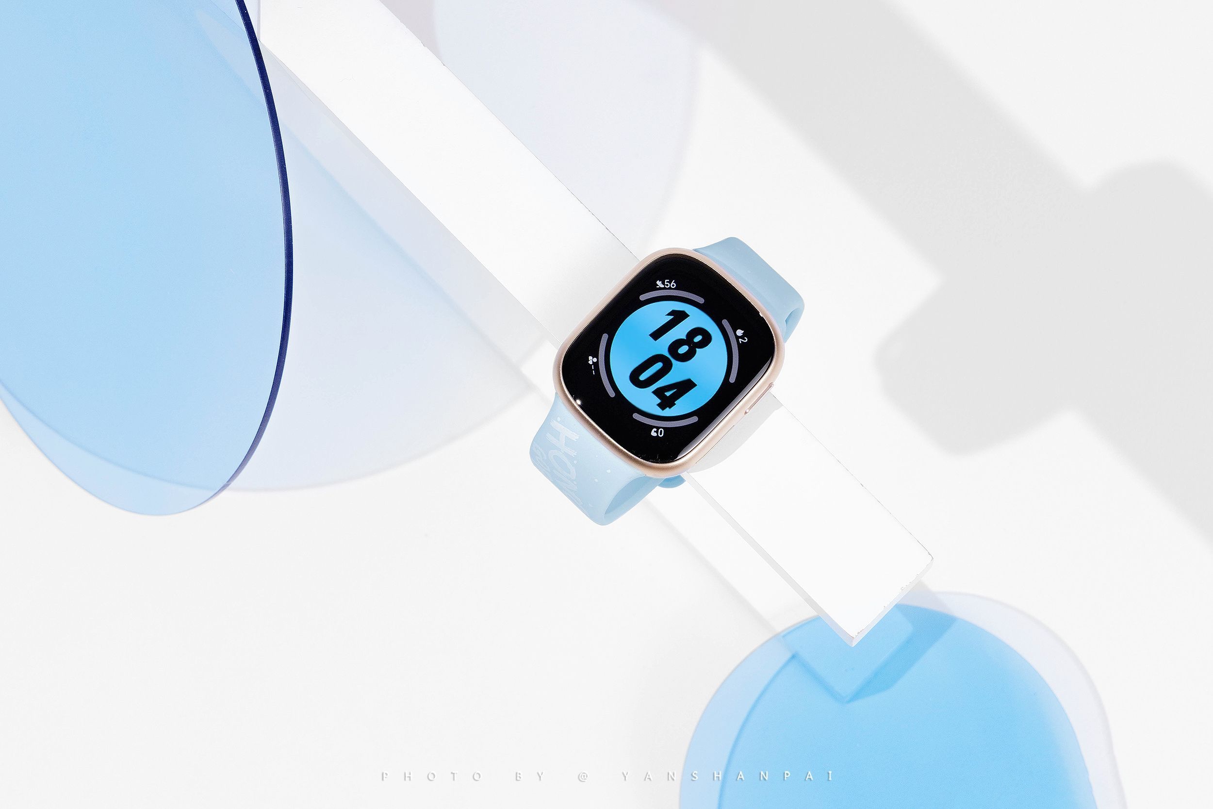 Una copia dell'Apple Watch: sono apparse online immagini dal vivo dell'Honor Watch 4 Una copia dell'Apple Watch: sono apparse online immagini dal vivo dell'Honor Watch 4