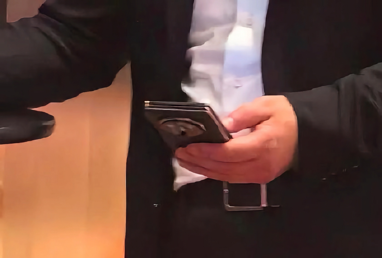 Lo smartphone triplo pieghevole di Huawei uscirà a settembre Lo smartphone triplo pieghevole di Huawei uscirà a settembre