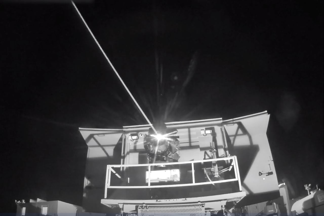 Israele ha testato con successo il sistema laser Iron Beam, abbattendo un drone, un colpo di mortaio e un proiettile di artiglieria (video) Israele ha testato con successo il sistema laser Iron Beam, abbattendo un drone, un colpo di mortaio e un proiettile di artiglieria (video)