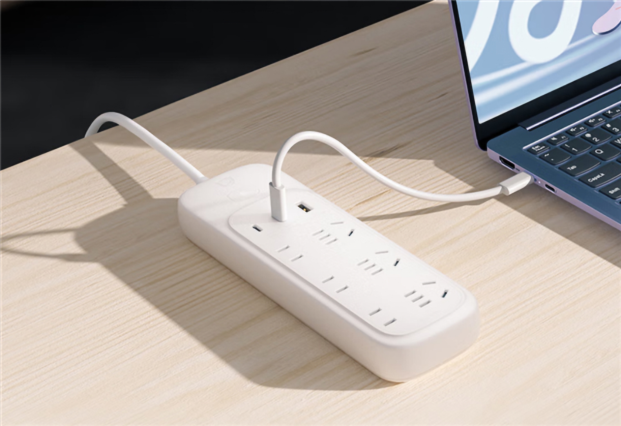 Lenovo lancia una protezione da sovratensione da 65 watt con 6 prese e 3 porte USB a 23 dollari Lenovo lancia una protezione da sovratensione da 65 watt con 6 prese e 3 porte USB a 23 dollari