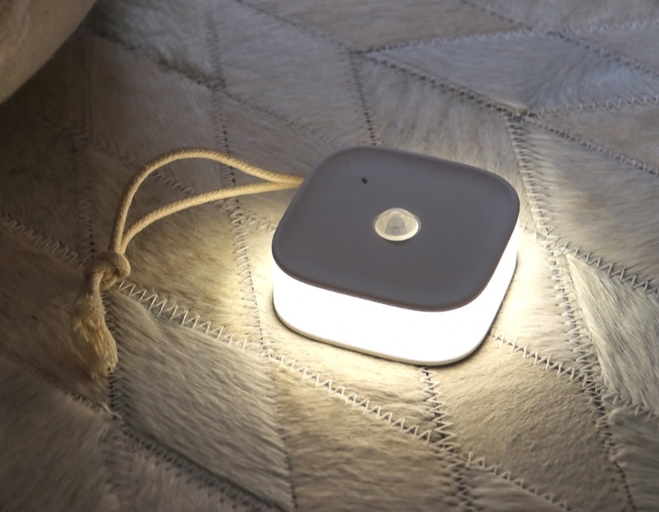 Luce notturna wireless con sensore di movimento per $ 12 Luce notturna wireless con sensore di movimento per $ 12