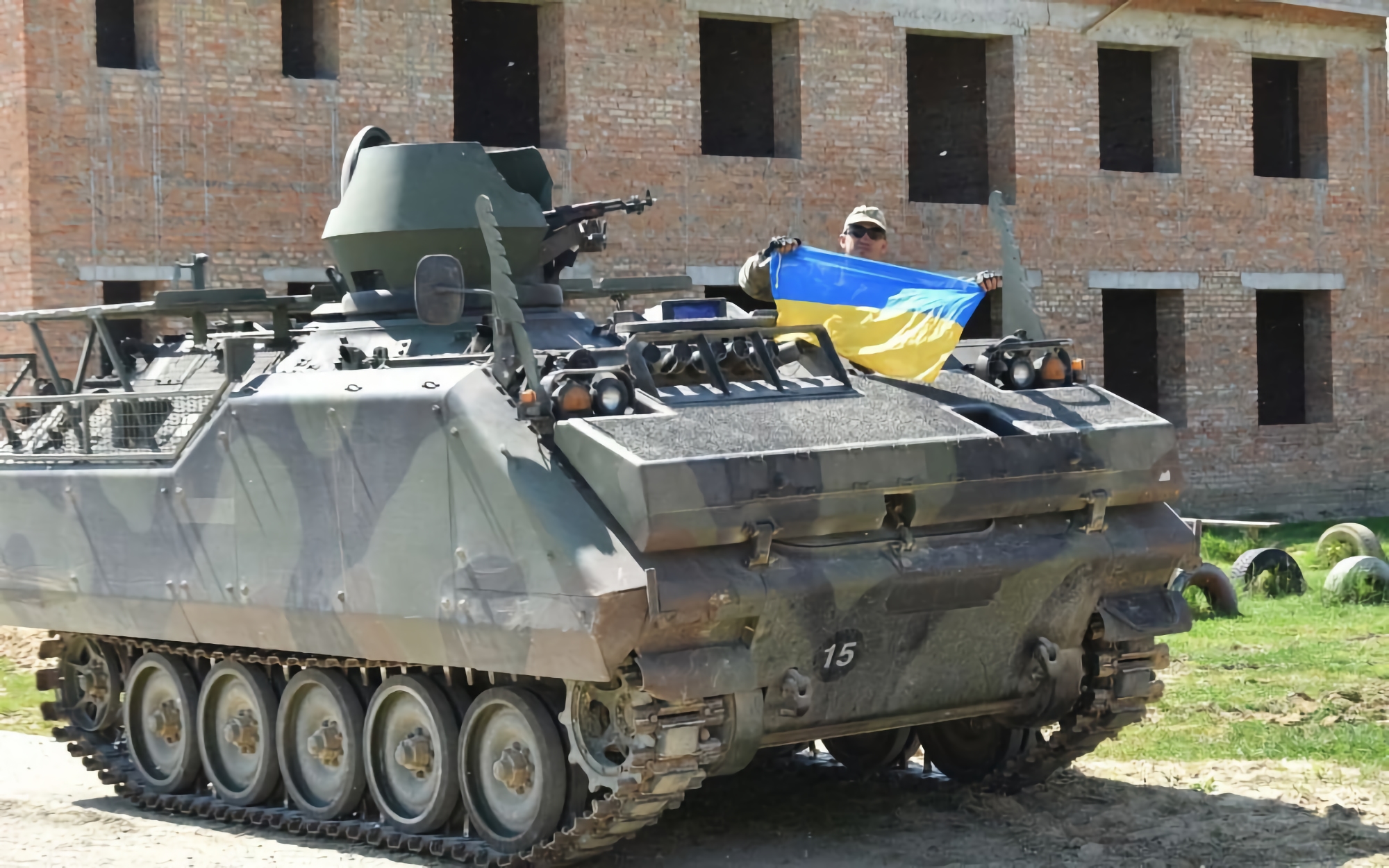 La Lituania ha trasferito 20 veicoli in Ucraina e si prepara a inviare 20 mezzi corazzati americani M113 La Lituania ha trasferito 20 veicoli in Ucraina e si prepara a inviare 20 mezzi corazzati americani M113