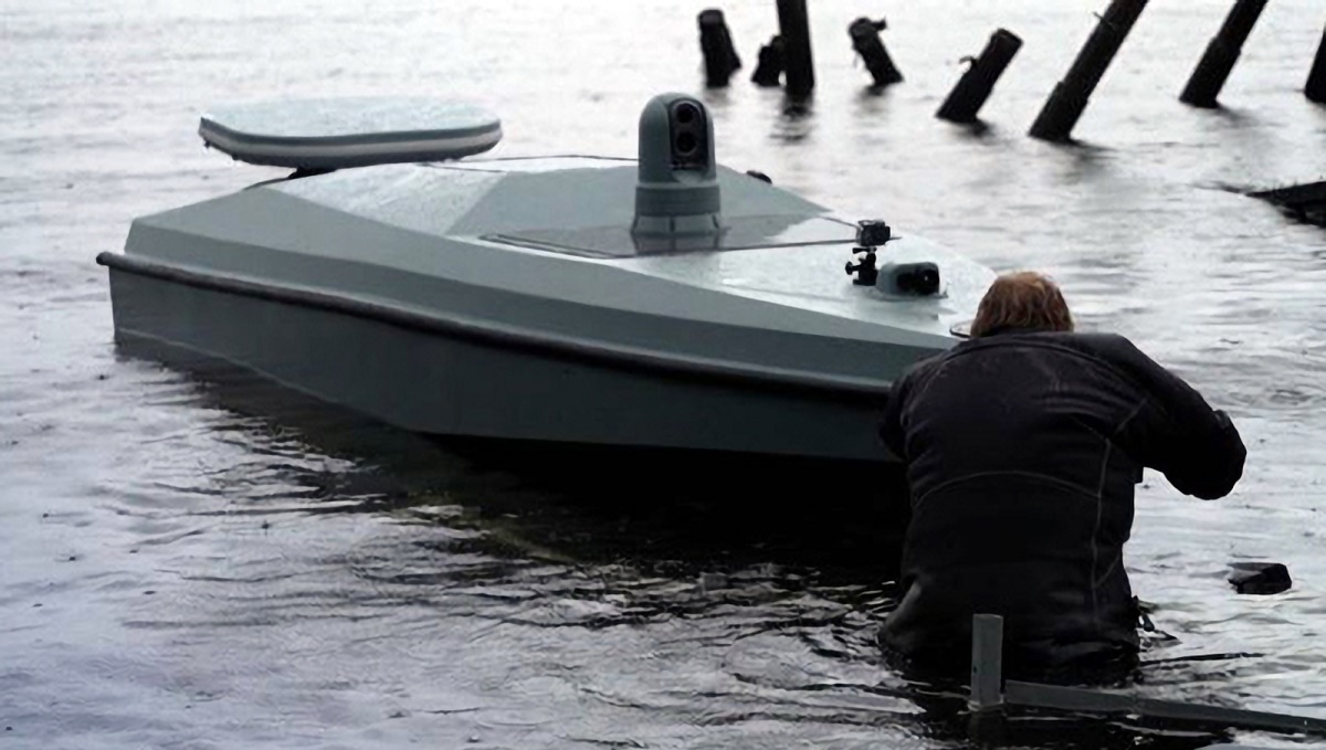 Le Forze di Difesa ucraine hanno mostrato in video come i droni d'attacco marittimo MAGURA danno la caccia alle navi russe nel Mar Nero Le Forze di Difesa ucraine hanno mostrato in video come i droni d'attacco marittimo MAGURA danno la caccia alle navi russe nel Mar Nero