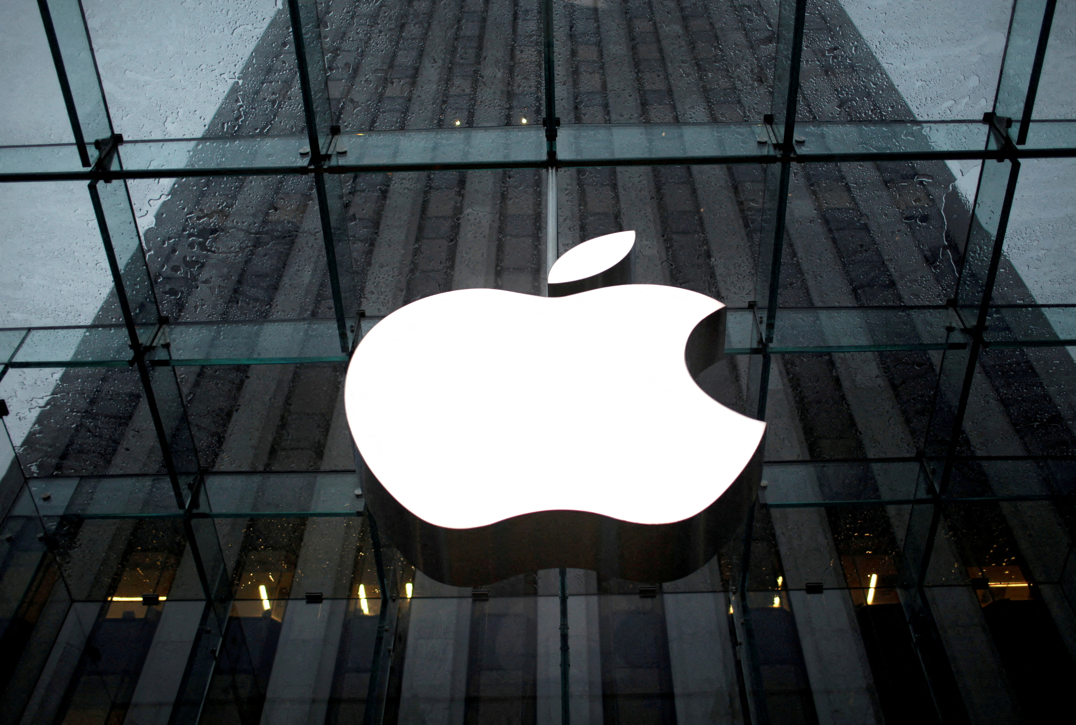 Apple spende "milioni di dollari al giorno" per addestrare l'intelligenza artificiale - The Information Apple spende "milioni di dollari al giorno" per addestrare l'intelligenza artificiale - The Information