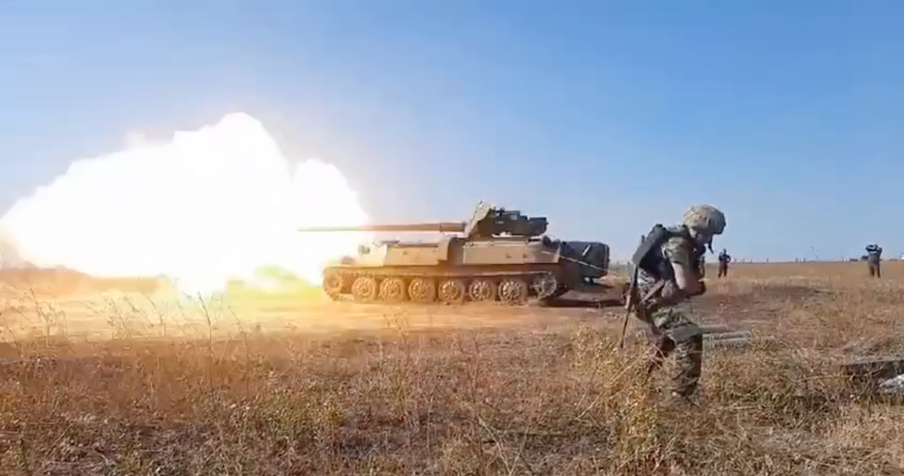 Cannoni semoventi autoprodotti: le forze armate ucraine hanno installato un cannone da 100 mm dall'obice MT-12 Rapira sul BMP MT-LB (video) Cannoni semoventi autoprodotti: le forze armate ucraine hanno installato un cannone da 100 mm dall'obice MT-12 Rapira sul BMP MT-LB (video)