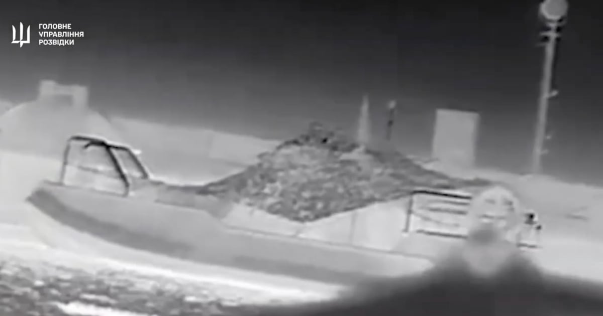 Il drone marino Magura V5 strike distrugge un motoscafo nemico di notte (video) Il drone marino Magura V5 strike distrugge un motoscafo nemico di notte (video)