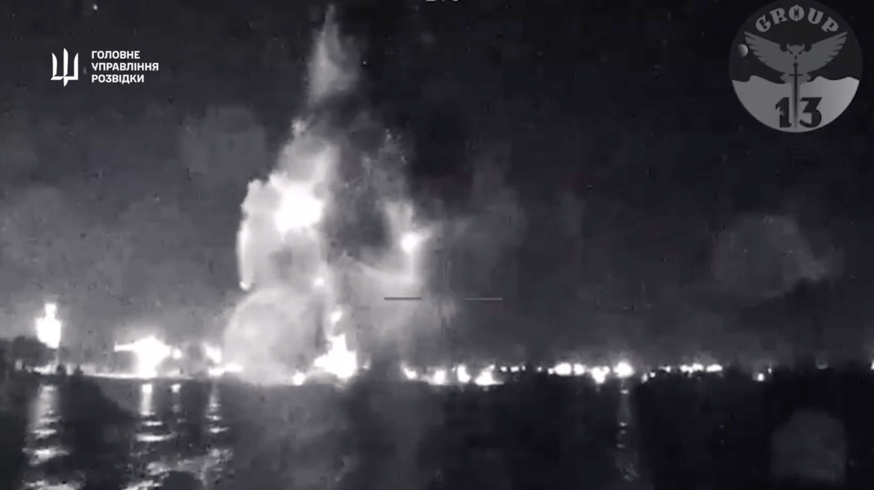 La Direzione principale dell'intelligence ucraina ha mostrato come i droni marini Magura V5 hanno distrutto due imbarcazioni russe KS-701 "Tuna" (video) La Direzione principale dell'intelligence ucraina ha mostrato come i droni marini Magura V5 hanno distrutto due imbarcazioni russe KS-701 "Tuna" (video)