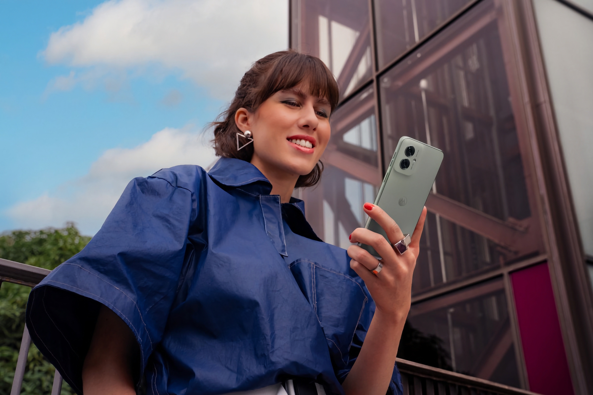 Moto G55: schermo a 120Hz, chip MediaTek Dimensity 7025, fotocamera OIS e ricarica a 30W per 249 euro Moto G55: schermo a 120Hz, chip MediaTek Dimensity 7025, fotocamera OIS e ricarica a 30W per 249 euro